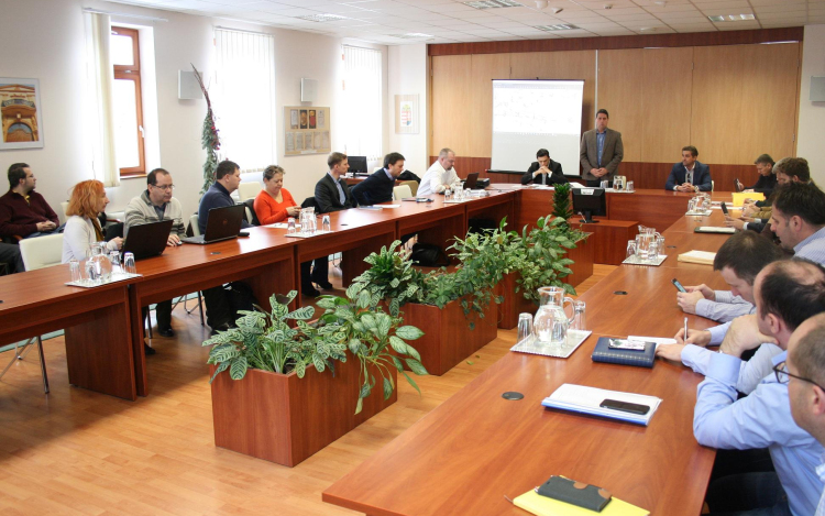 Már csak az időjáráson múlik, mikor hasíthatunk az új M4-es gyorforgalmin