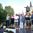 Vízilabda olimpikonok a főtéren