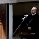 Gyászistentisztelet a temetőben