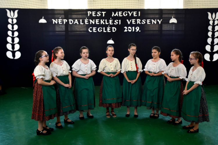 Népdaléneklési verseny