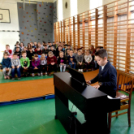 Hangszeres csalogató