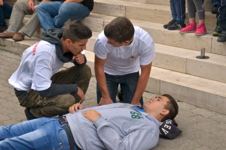 Autómentes Nap Cegléden