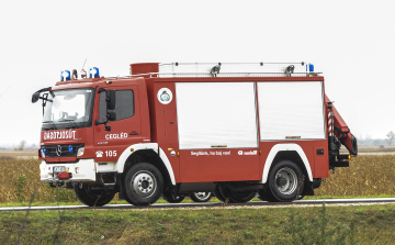 Avartűz a 4-es mellett - FOTÓ