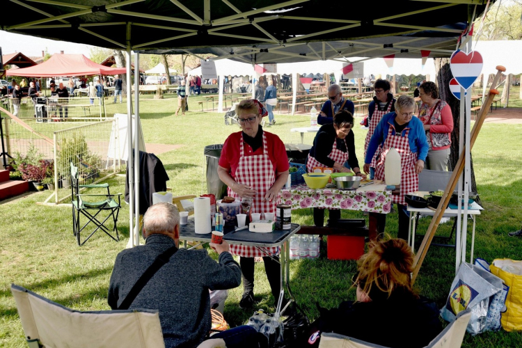 Virágvásár és főzőverseny Csemőben