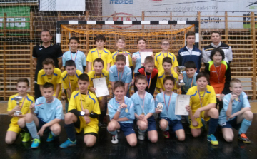 Ceglédi kékek a a sárgák ellen