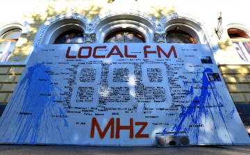 Már szól a rádió...