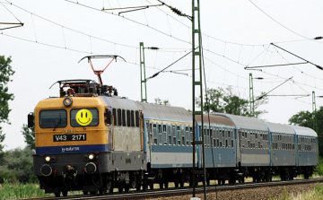 Ma NEM késnek a ceglédi vonatok