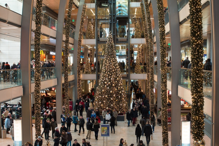 Eszméletlen sokat költöttünk decemberben az üzletekben