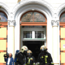 Tűzoltók a gimiben