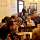 Táblaavató a Békebeli Cukrászdában