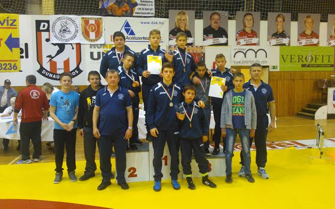 10 érem a döntőből