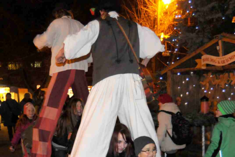 Óriások a Szabadság téren