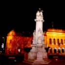 Gyönyörű karácsonyi fénybe borult a Szabadság tér