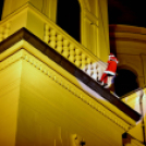 Így érkezett Ceglédre a Mikulás