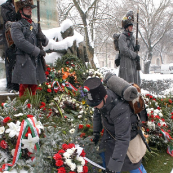 Március 15. koszorúzás