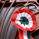 Rendhagyó március 15. képekben