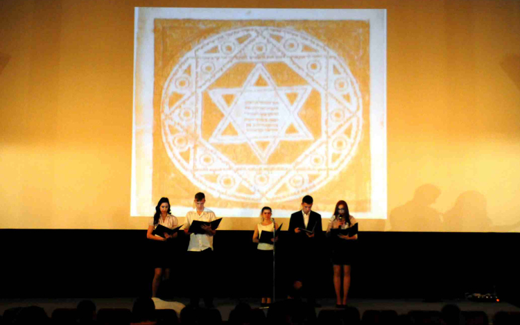 A holokauszt áldozataira emlékeztek