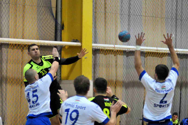 Ceglédi KKSE- Sport36 Komló 27 – 25 (11-16)