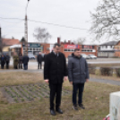 Csendes koszorúzással emlékeztek