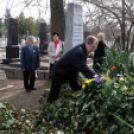 Koszorúzás a köztemetőben - Március 15.