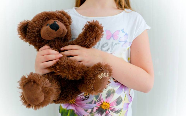 Nyújtsd a karod, macit adok!