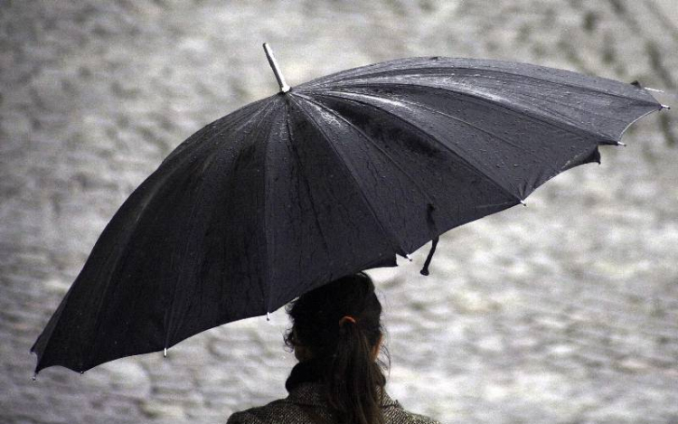 Hónak látszó alattomos csapadék, vigyázzunk!