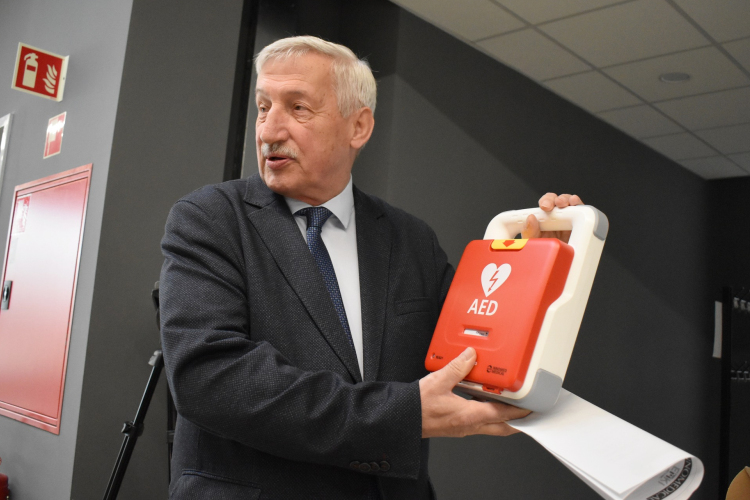 Életmentő eszköz ajándékba