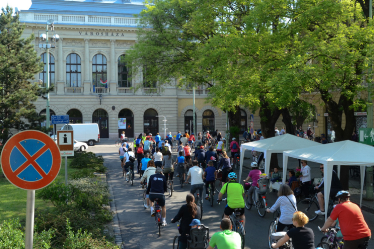 Kerékpáros felvonulás