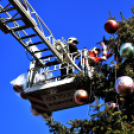 Feldíszítették a város karácsonyfáját