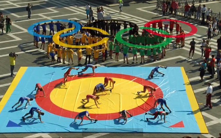 Flashmob-bal üzentek a birkózók