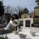 Koszorúzás a köztemetőben - Március 15.