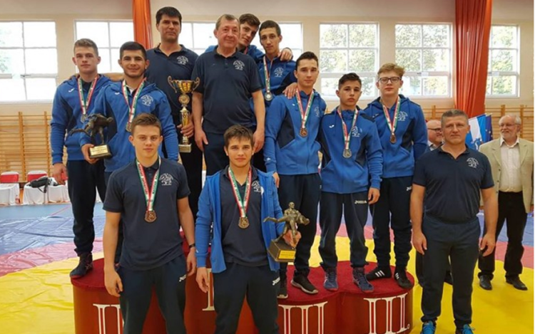 Birkózás: nagy fölénnyel nyerték a ceglédiek a csapatversenyt