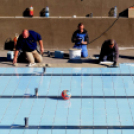 Városi Strandfürdő - Labda a medencében