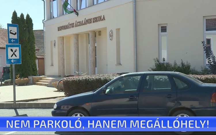 Nem parkoló, hanem megállóhely!