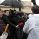 Esőben is kampányoltak Cegléden