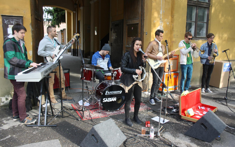 Idén is lesz UTCAZENE 