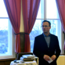 Jójárt György kiállítása a Gimiben