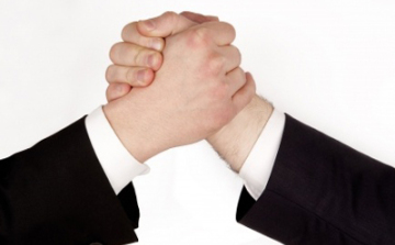 Megy a képviselői adok-kapok