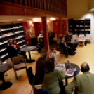 Módos Gábor fotóművész a Tékafé-ban