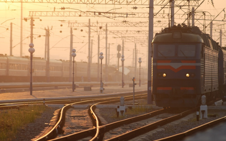 Gázolás miatt késnek a vonatok