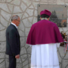 Emléktábla a ceglédi áldozatokért