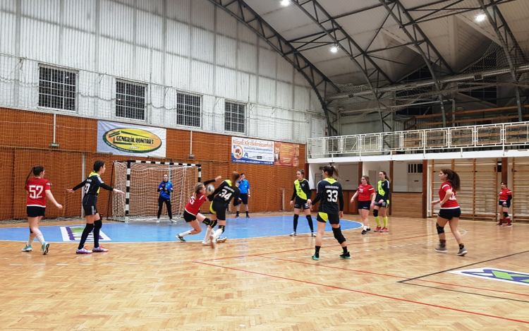 Cápa győzelmek és 2. helyek a bajnoki tabellákon