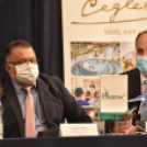 Aláírták a szerződést