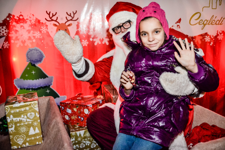 Mikulás a Szabadság téren