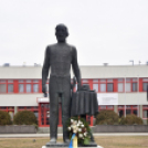 Csendes koszorúzással emlékeztek