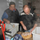 Csemői hagyományos hurkatöltő verseny