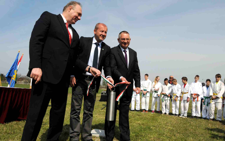 Lerakták a ceglédi judo központ alapkövét 