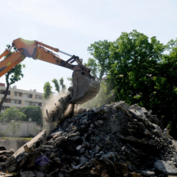 Városi Strandfürdő - Hol strand állott, most kőhalom... 