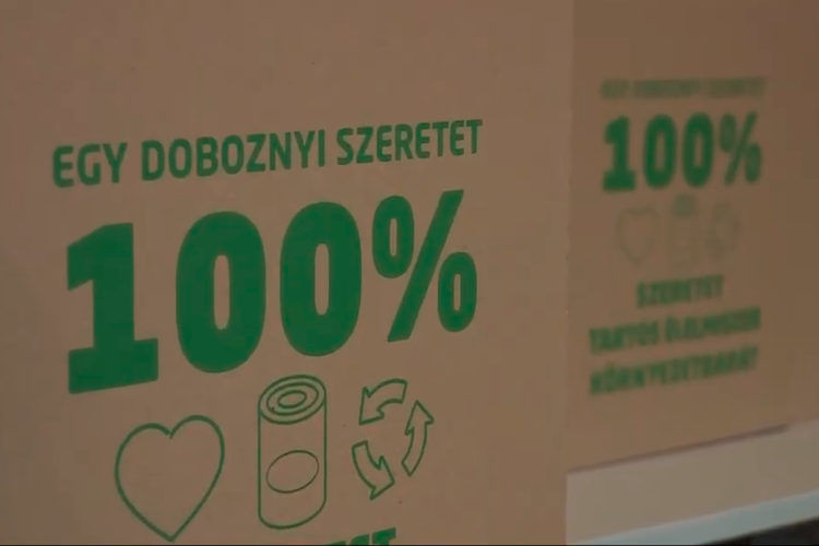 Dobozba zárt szeretet
