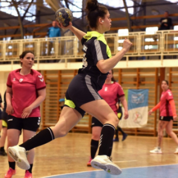 Megint nyertek a felnőttek